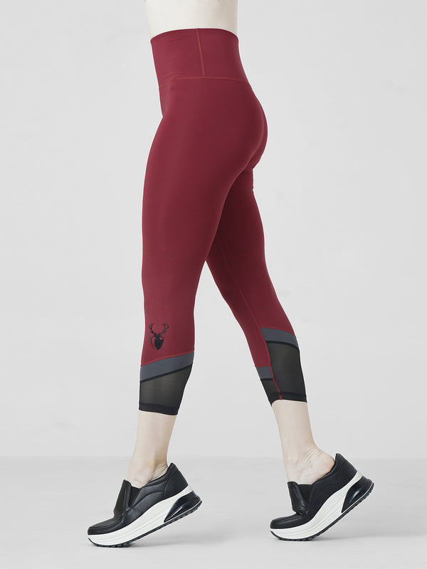 Fairway Capri Legging in Maroon